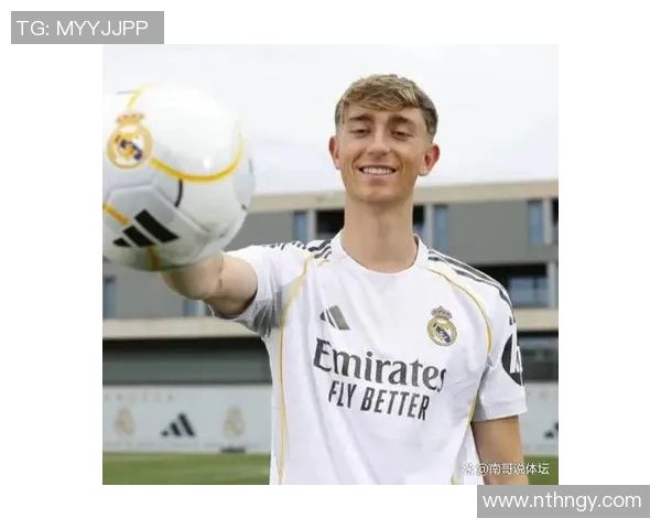 皇马比赛中赛场突发小插曲 裁判果断处理引发热议