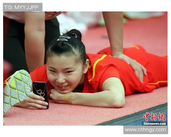 中国体操女队演练新难度动作，网友赞叹不已